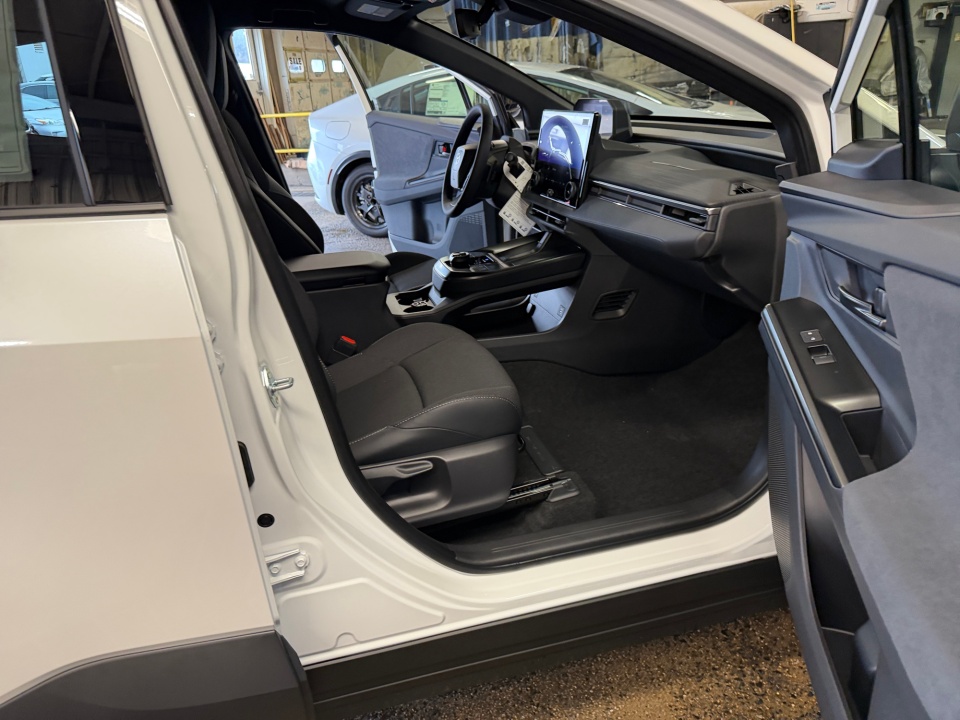 JTMAAAADXTJ018920 2026 Toyota C-HR SE