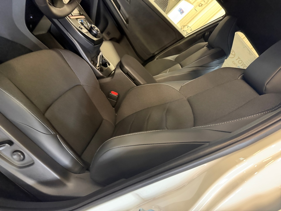 JTMAAAADXTJ018920 2026 Toyota C-HR SE