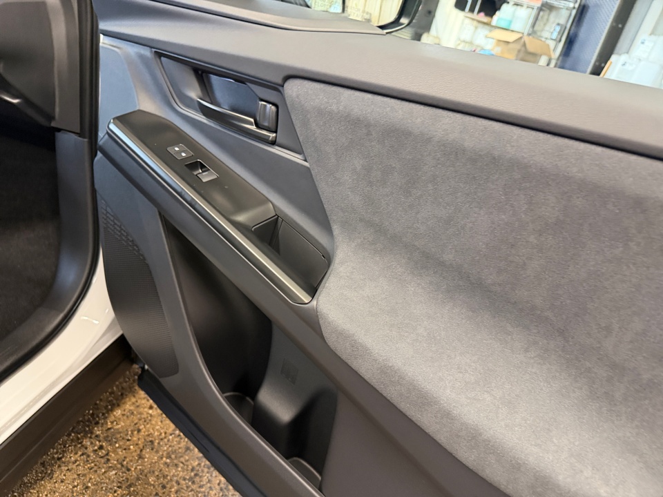 JTMAAAADXTJ018920 2026 Toyota C-HR SE