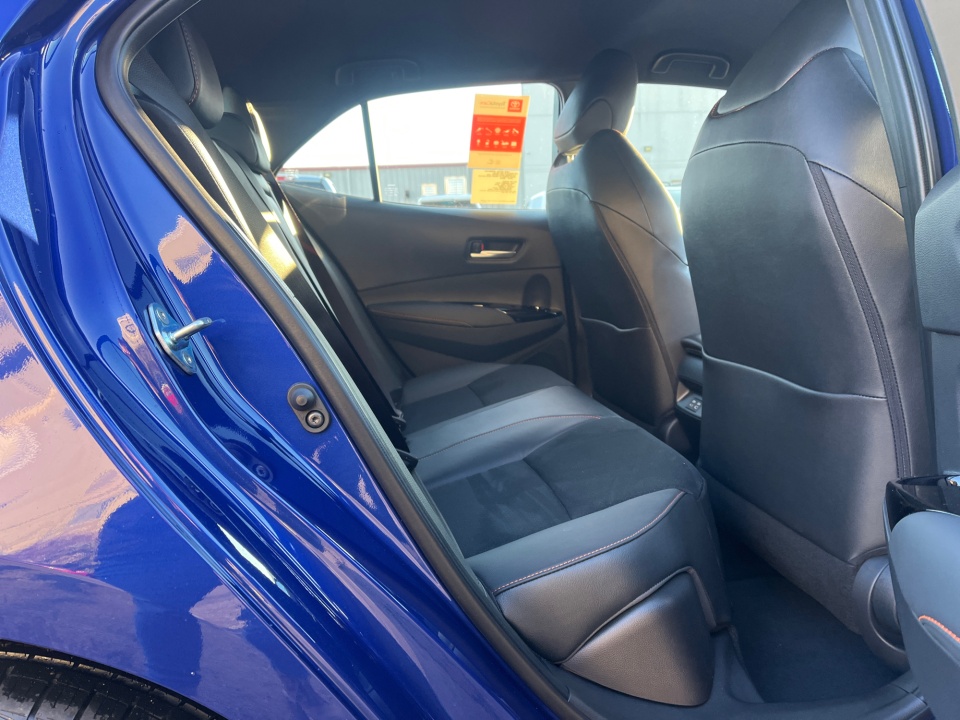 JTND4MBE2T3259853 2026 Toyota Corolla Hatchback SE