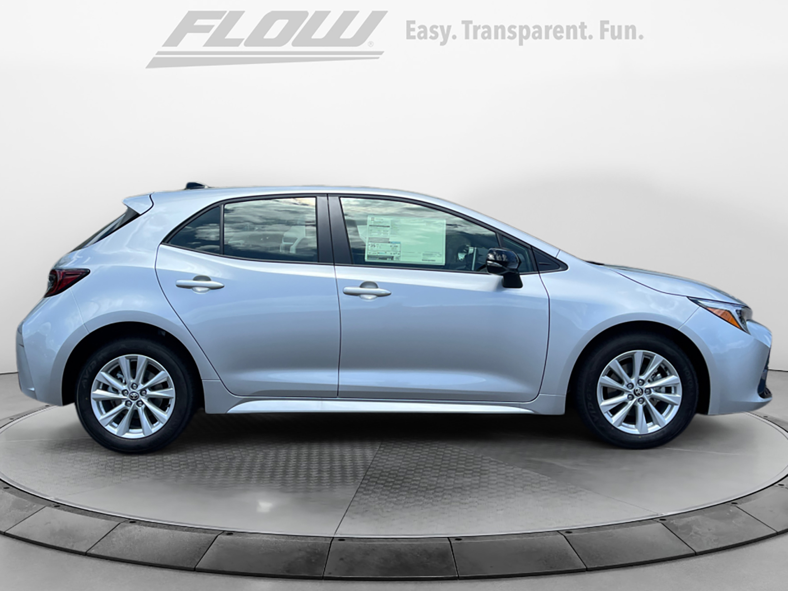 JTND4MBE7T3270735 2026 Toyota Corolla Hatchback SE