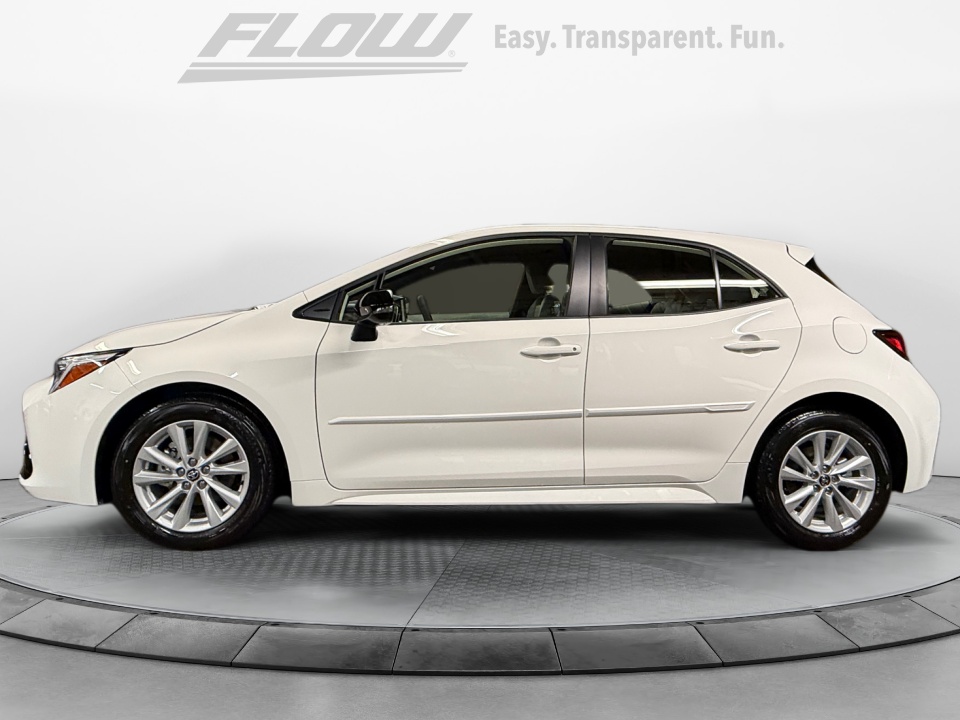 JTND4MBE8T3259436 2026 Toyota Corolla Hatchback SE