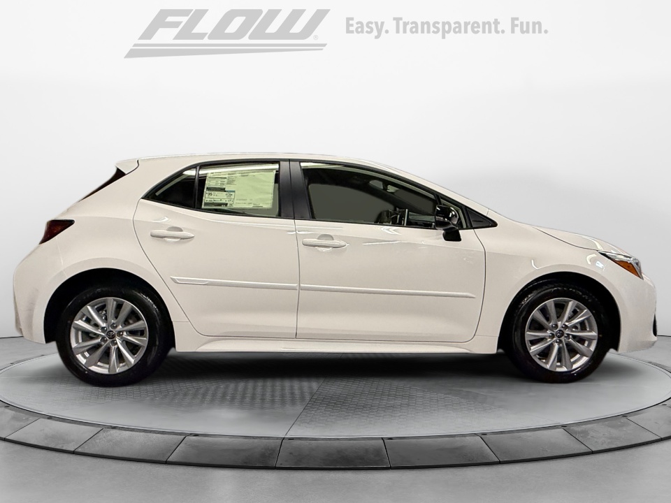 JTND4MBE8T3259436 2026 Toyota Corolla Hatchback SE