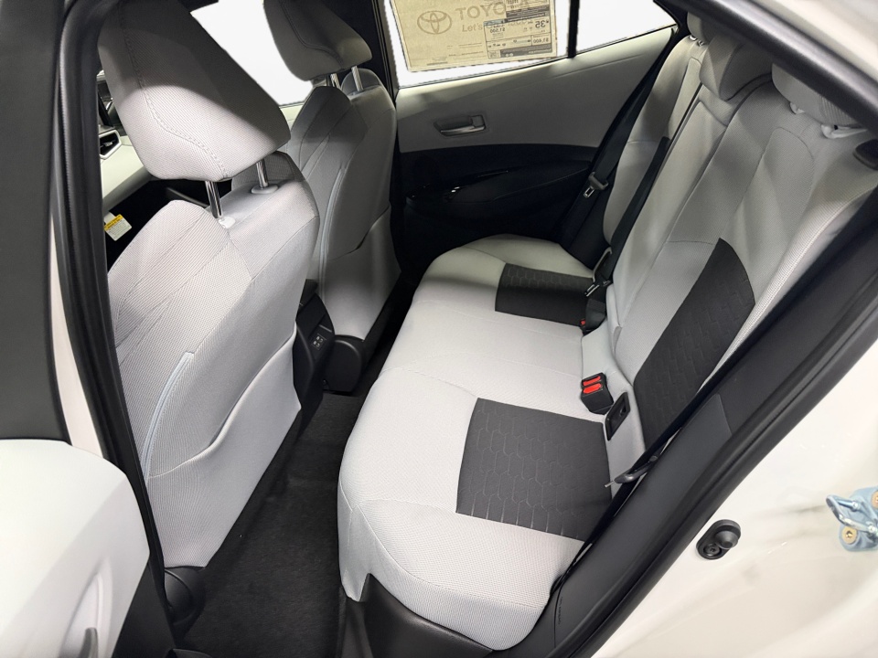 JTND4MBE8T3259436 2026 Toyota Corolla Hatchback SE