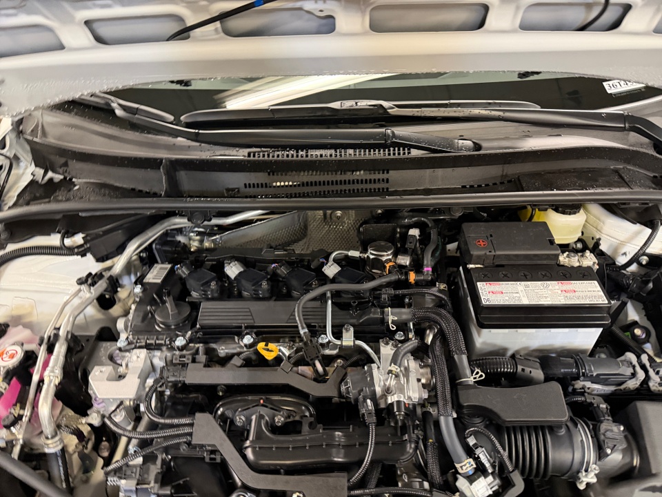 JTND4MBE8T3259436 2026 Toyota Corolla Hatchback SE