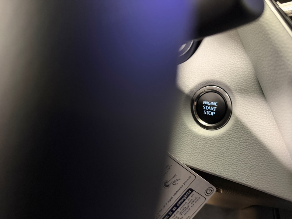 JTND4MBE8T3259436 2026 Toyota Corolla Hatchback SE