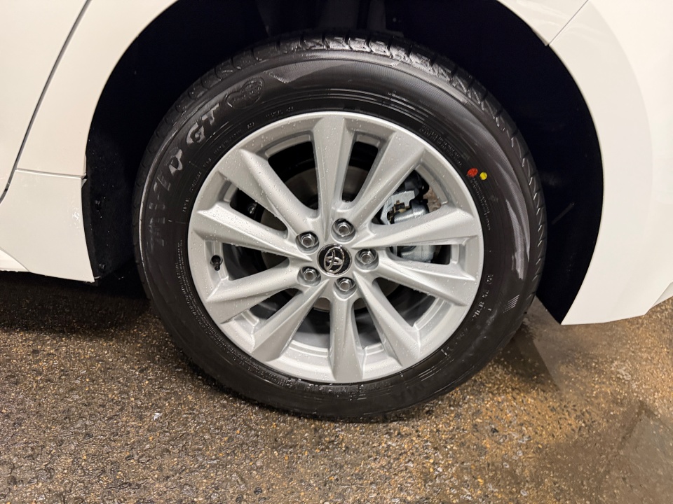 JTND4MBE8T3259436 2026 Toyota Corolla Hatchback SE