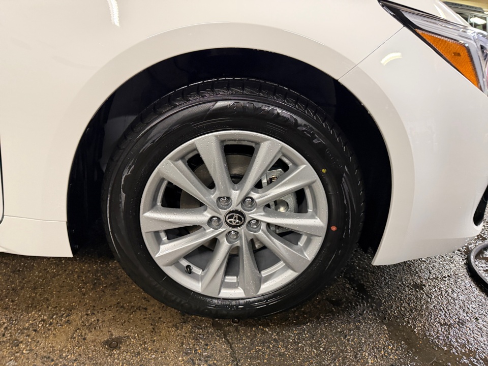 JTND4MBE8T3259436 2026 Toyota Corolla Hatchback SE