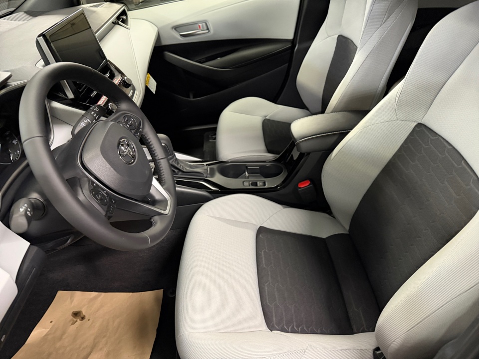 JTND4MBE8T3259436 2026 Toyota Corolla Hatchback SE