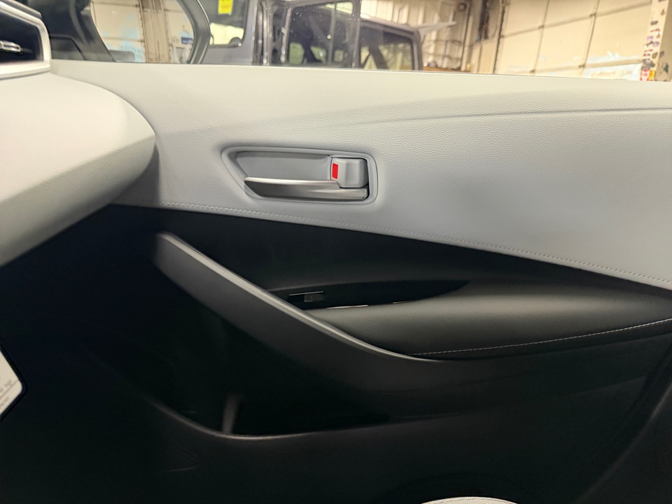 JTND4MBE8T3259436 2026 Toyota Corolla Hatchback SE