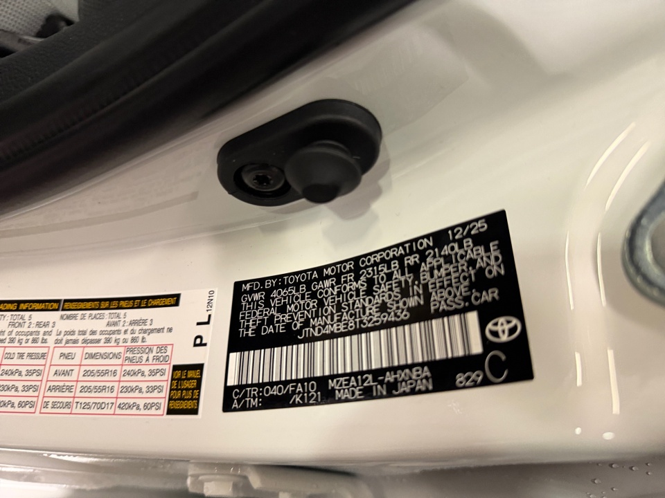 JTND4MBE8T3259436 2026 Toyota Corolla Hatchback SE