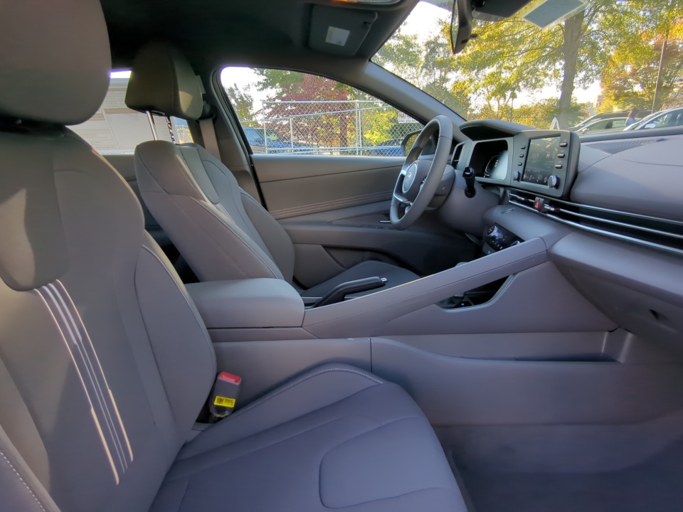 KMHLM4DG1SU063597 2025 Hyundai Elantra SEL Sport