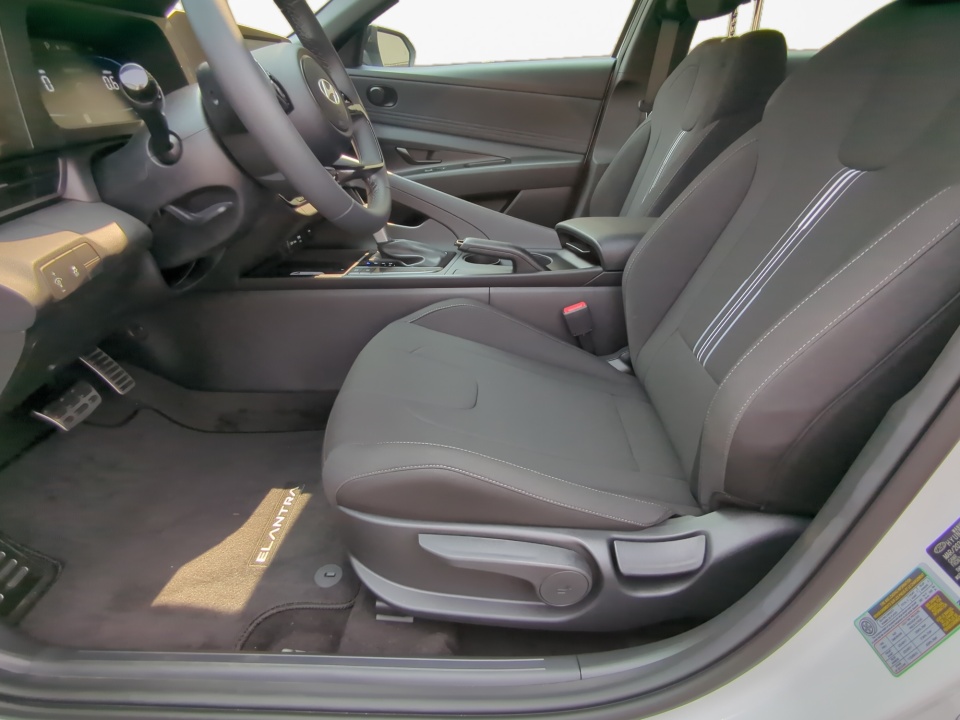 KMHLM4DG1TU203990 2026 Hyundai Elantra SEL Sport