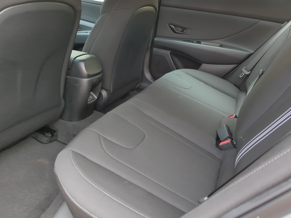 KMHLM4DG1TU203990 2026 Hyundai Elantra SEL Sport