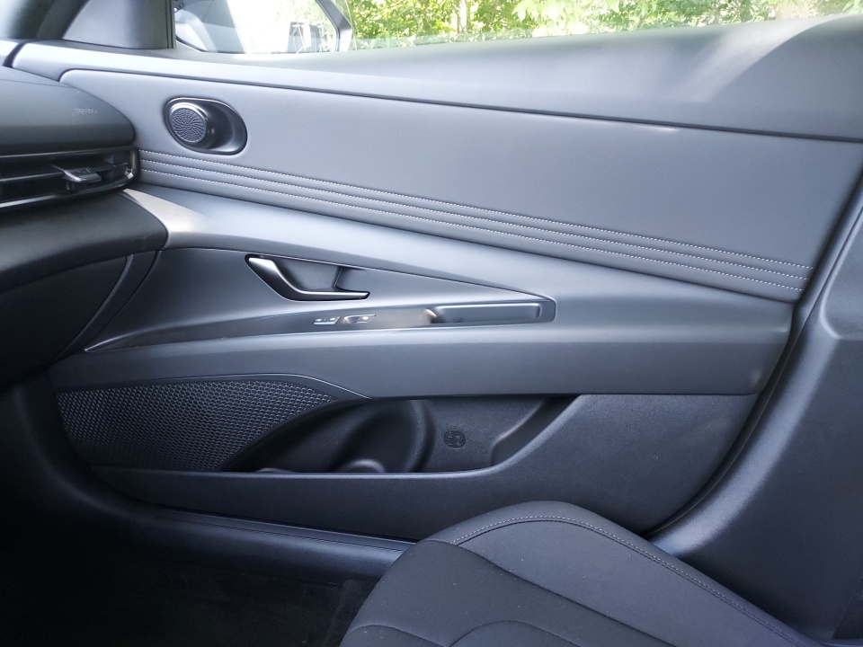 KMHLM4DG5SU043546 2025 Hyundai Elantra SEL Sport