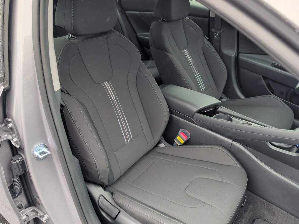 KMHLM4DJ9TU183225 2026 Hyundai Elantra Hybrid Blue