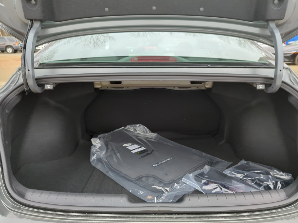 KMHLM4DJ9TU196668 2026 Hyundai Elantra Hybrid Blue