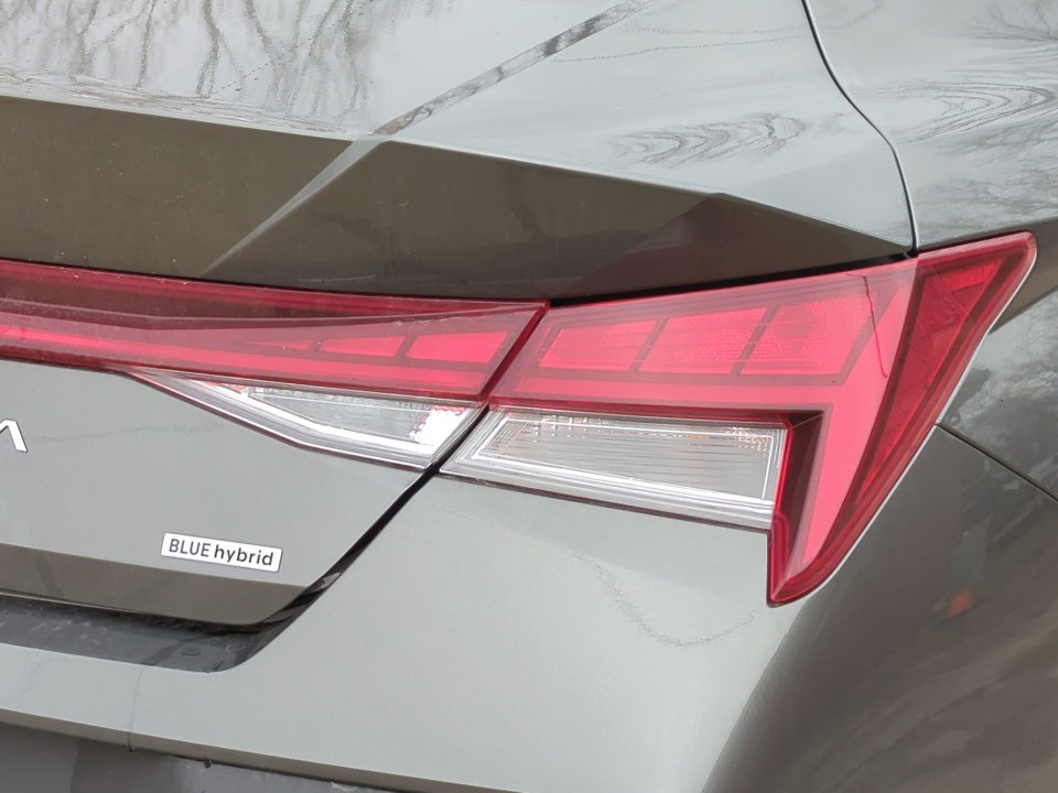 KMHLM4DJ9TU196668 2026 Hyundai Elantra Hybrid Blue