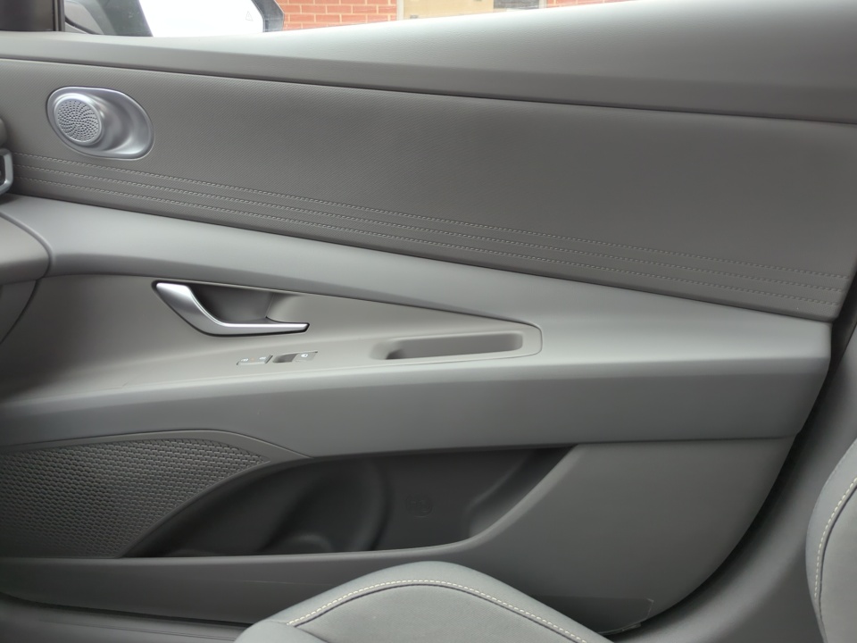 KMHLM4DJ9TU196668 2026 Hyundai Elantra Hybrid Blue