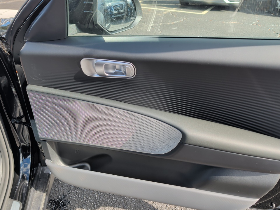 KMHM24AA8SA114962 2025 Hyundai IONIQ 6 SE