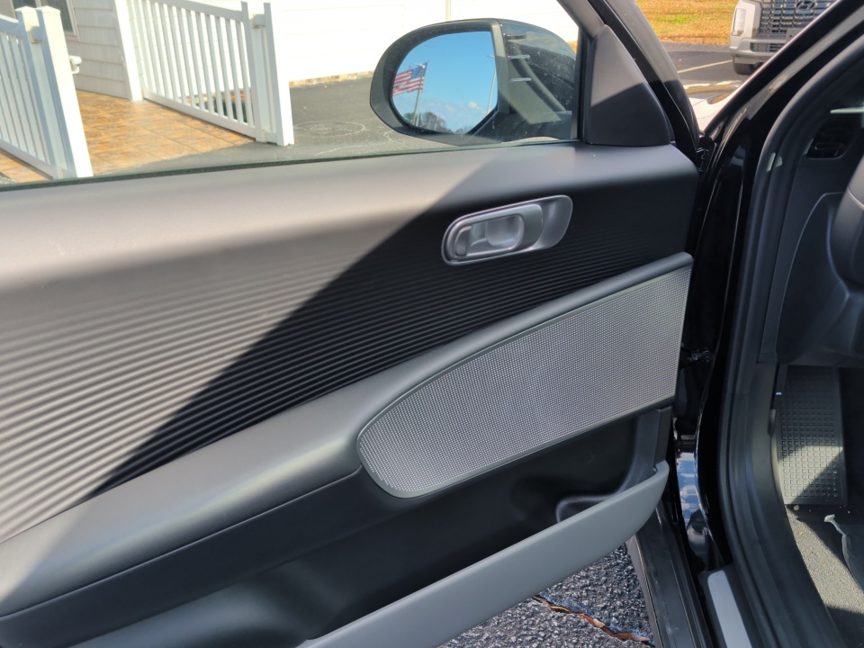 KMHM24AA8SA114962 2025 Hyundai IONIQ 6 SE