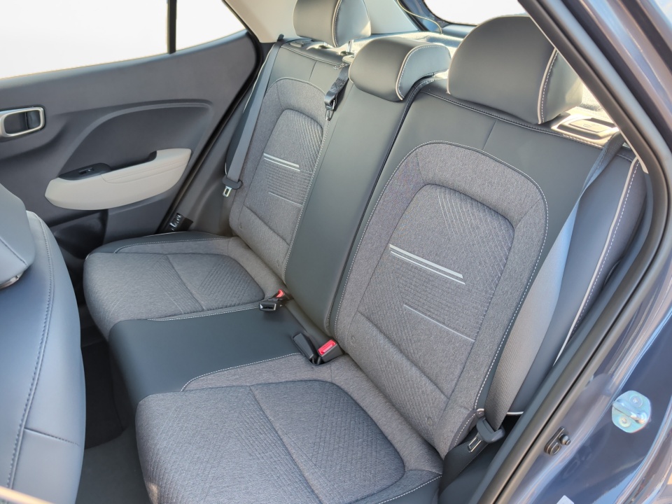 KMHRC8A33TU433018 2026 Hyundai Venue SEL w/Two-Tone Roof