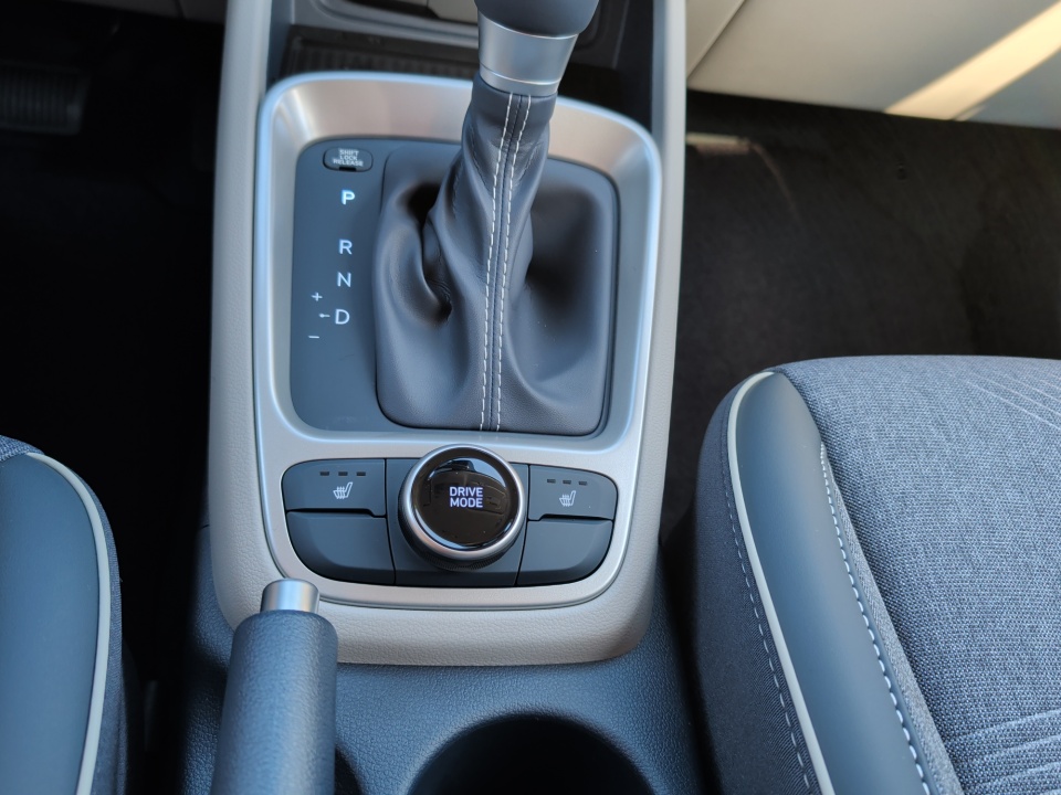 KMHRC8A33TU433018 2026 Hyundai Venue SEL w/Two-Tone Roof