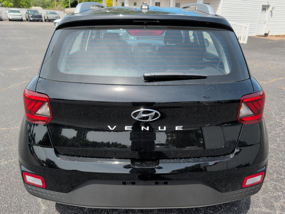 KMHRC8A37TU465566 2026 Hyundai Venue SEL