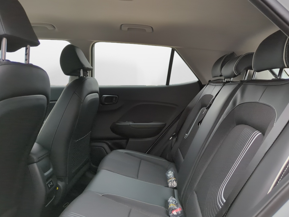 KMHRC8A38TU434519 2026 Hyundai Venue SEL w/Two-Tone Roof