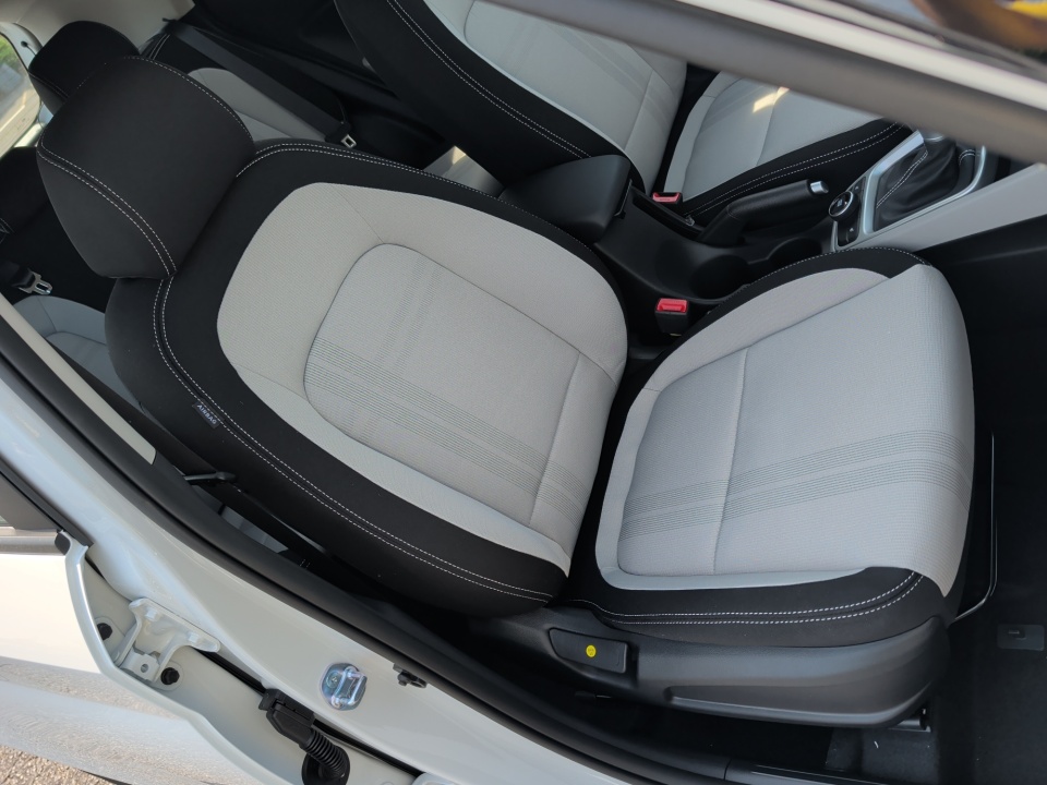 KMHRC8A3XTU472754 2026 Hyundai Venue SEL