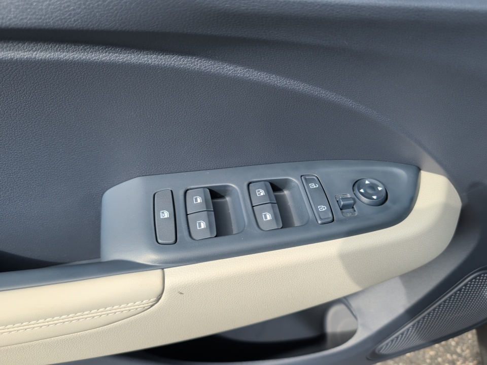 KMHRC8A3XTU483012 2026 Hyundai Venue SEL