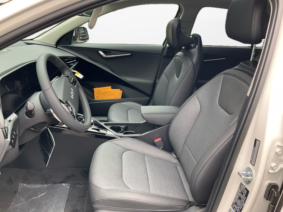 KNDCT3L10S5144096 2025 Kia Niro EV Wave