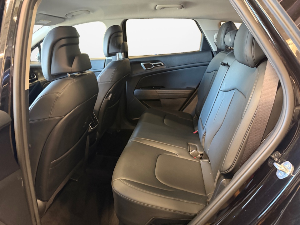 Used 2023 Kia Sportage Hybrid SUV