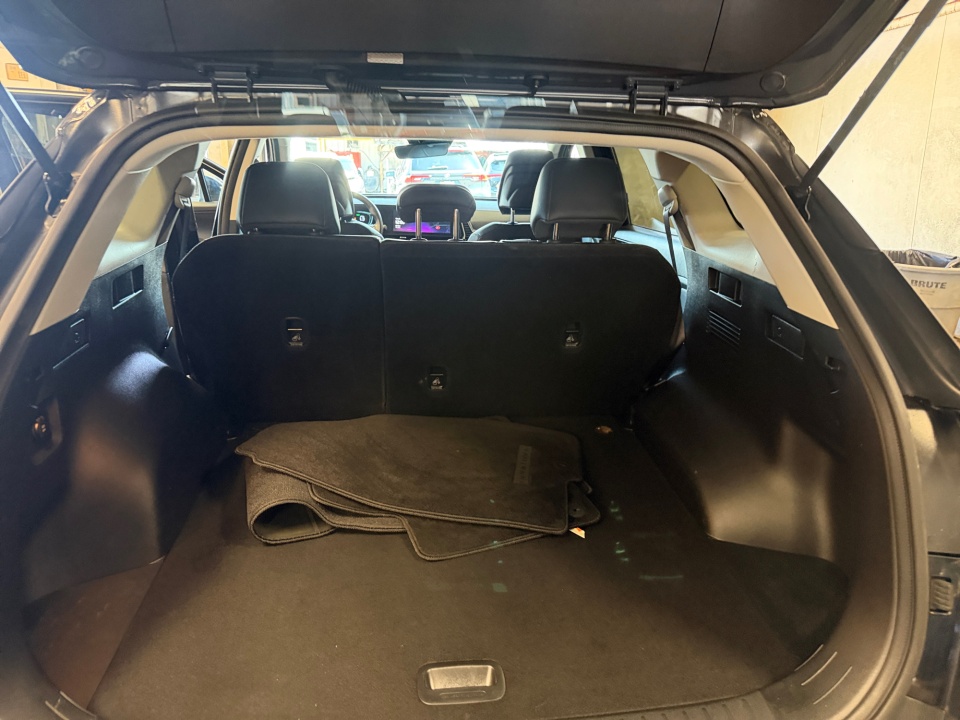 Used 2023 Kia Sportage Hybrid SUV