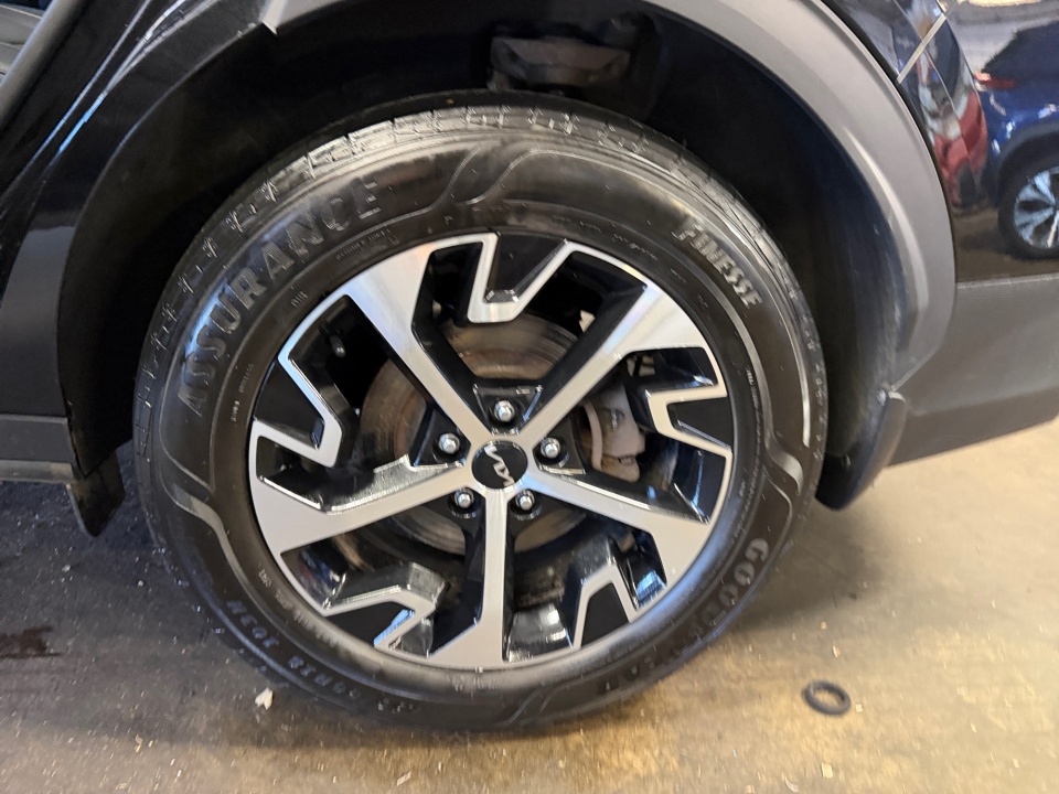 Used 2023 Kia Sportage Hybrid SUV