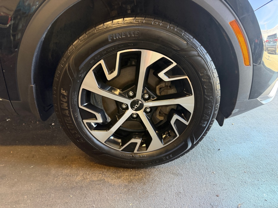 Used 2023 Kia Sportage Hybrid SUV