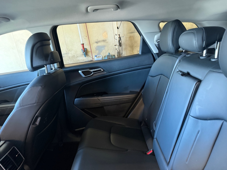 Used 2023 Kia Sportage Hybrid SUV