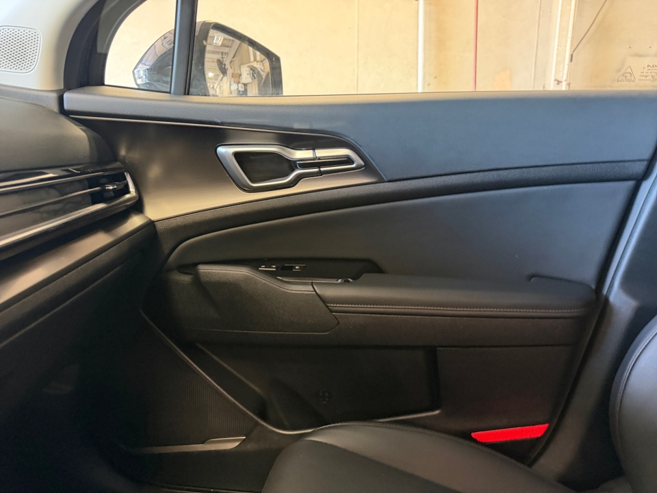 Used 2023 Kia Sportage Hybrid SUV