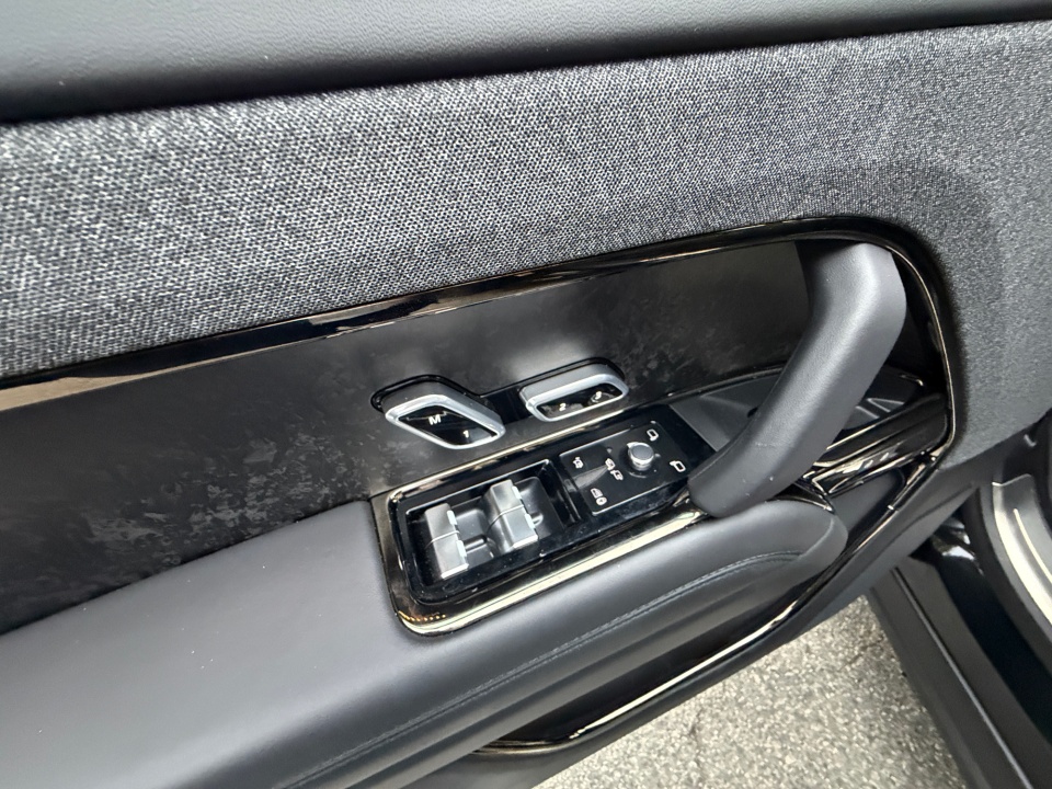 Used 2025 Land rover Range Rover Sport SUV