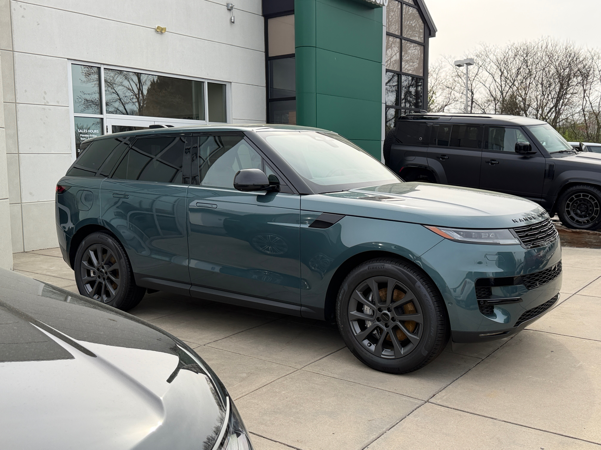 2026 Land Rover Range Rover Sport P360 SE