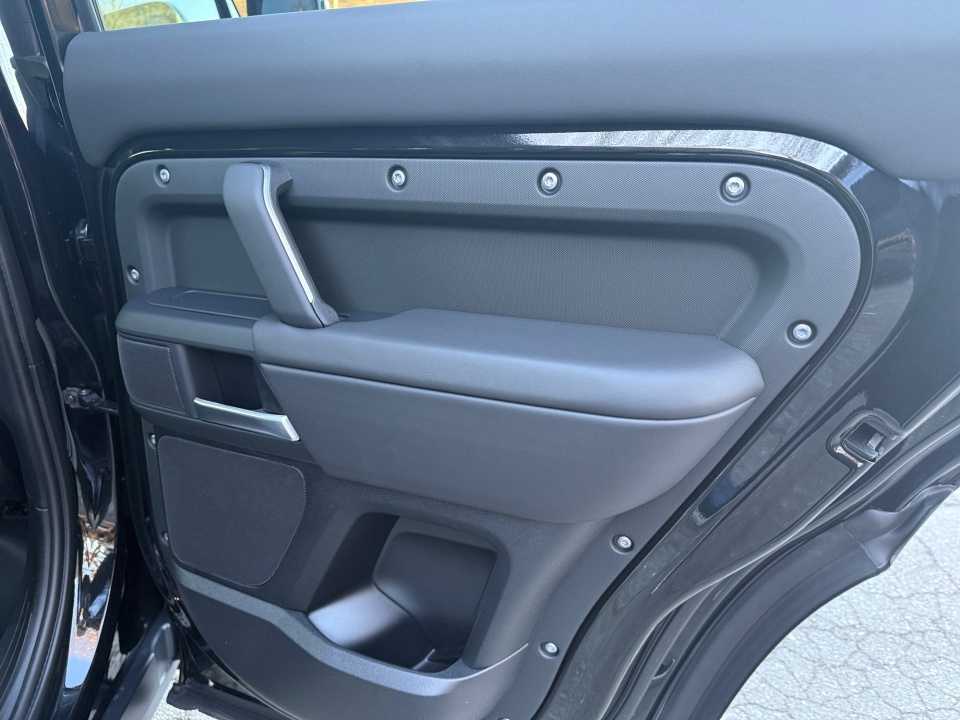 SALE27EU1T2512257 2026 Land Rover Defender P400 X-Dynamic SE