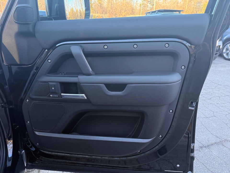 SALE27EU1T2512257 2026 Land Rover Defender P400 X-Dynamic SE