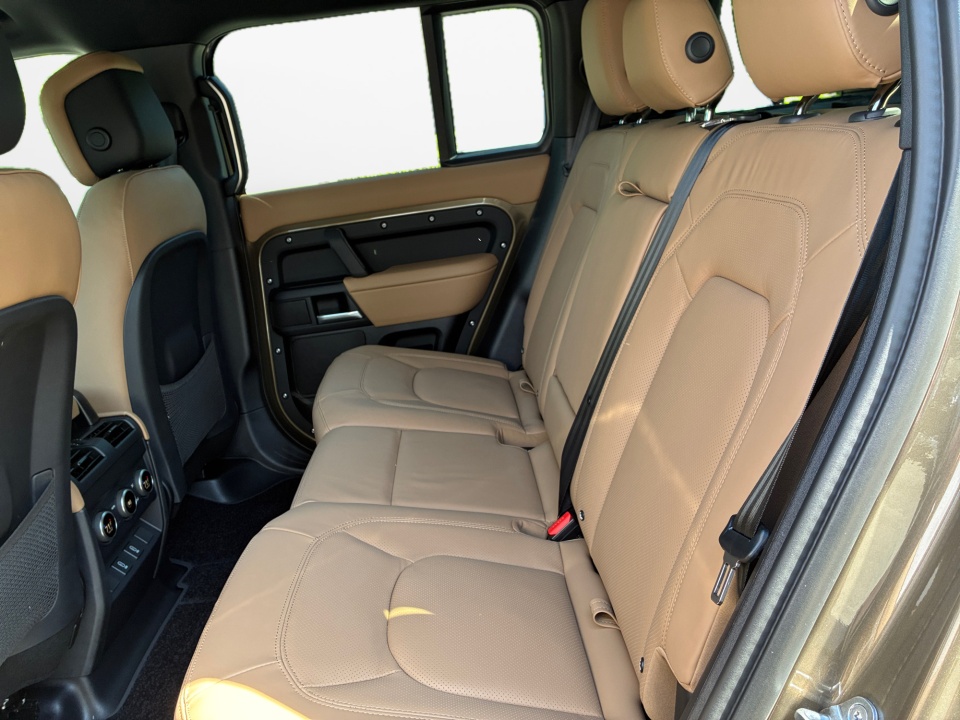 SALE27EU7T2622682 2026 Land Rover Defender X-Dynamic SE