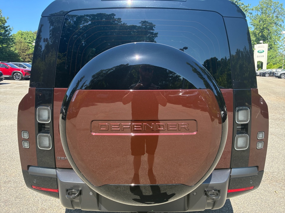SALE2FEU2T2620879 2026 Land Rover Defender P400 X-Dynamic SE