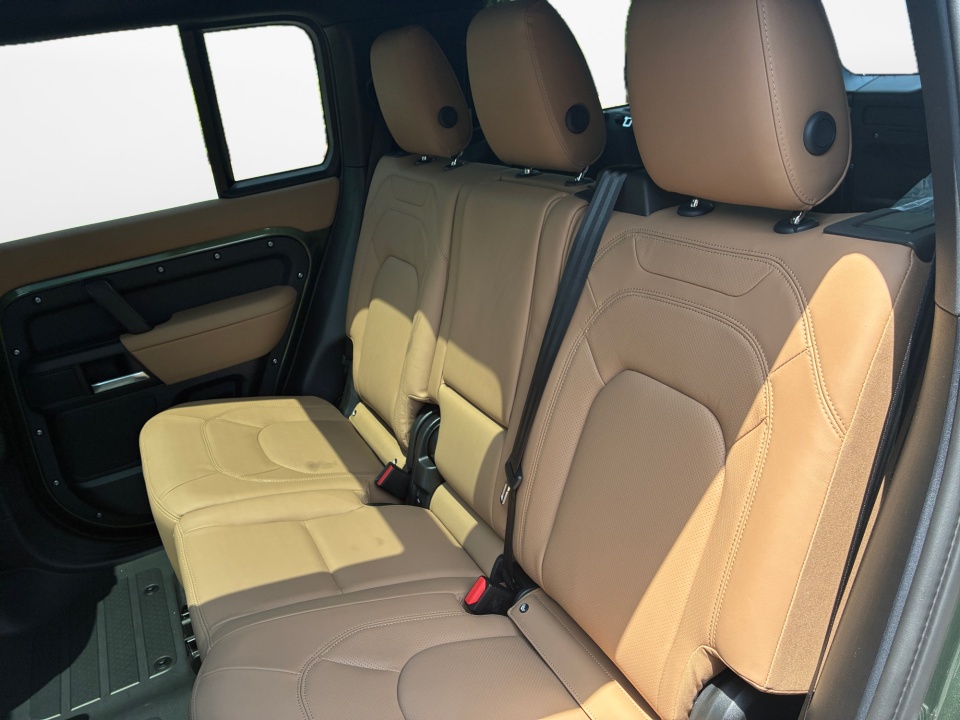 SALE2FEU2T2640629 2026 Land Rover Defender X-Dynamic SE