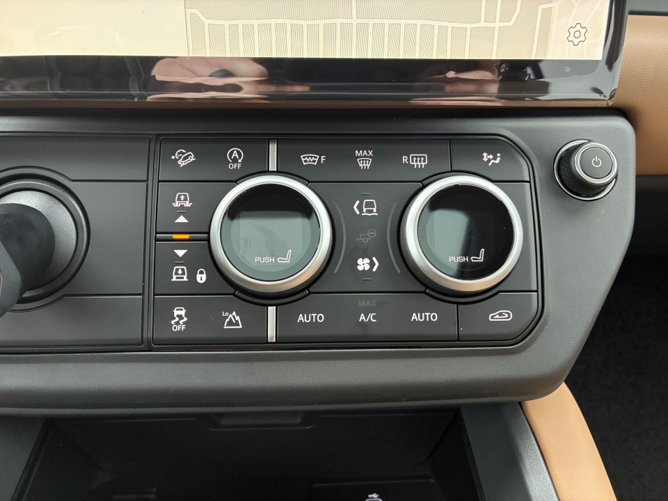 SALEJFFU6T2619669 2026 Land Rover Defender P300 S