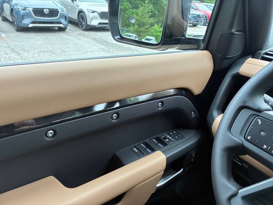 SALEJFFU6T2619669 2026 Land Rover Defender P300 S