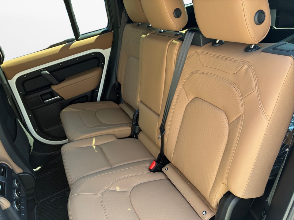 SALEJFFU9T2640600 2026 Land Rover Defender S