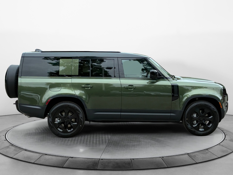 SALEJFFUXT2624499 2026 Land Rover Defender S