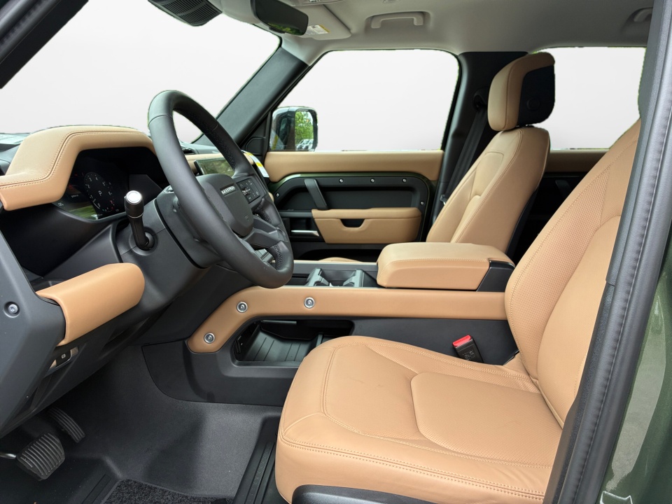 SALEJFFUXT2624499 2026 Land Rover Defender S